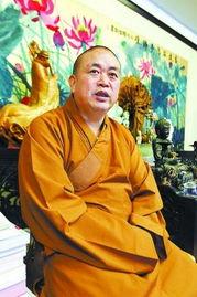 僧人在吃瓜,僧人吃瓜的清寂时光