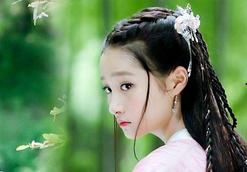 女主热衷吃瓜,女主的疯狂吃瓜之旅